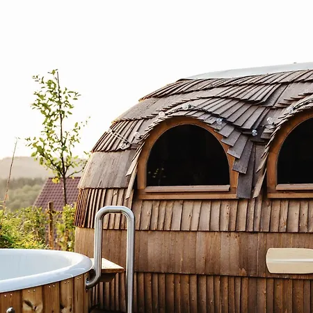 Das Farmhaus - Premium Ferienhaus - Auf Den Moselhoehen - Pool, Sauna, Kino, Garten Lieg