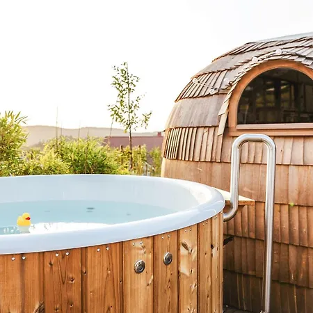 Das Farmhaus - Premium Ferienhaus - Auf Den Moselhoehen - Pool, Sauna, Kino, Garten ロッジ *