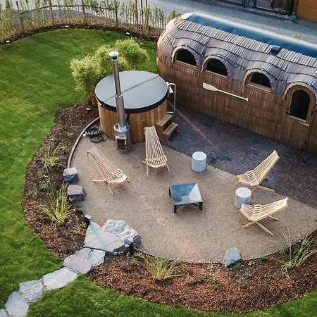 Das Farmhaus - Premium Ferienhaus - Auf Den Moselhoehen - Pool, Sauna, Kino, Garten ロッジ *